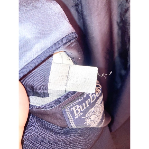 BURBERRY 💯 Wool Navy Blazer with Gold logo buttons SZ: 44R - Picture 12 of 16